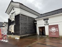 味噌蔵「峰村醸造」を見学しました。