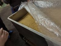 味噌蔵「峰村醸造」を見学しました。